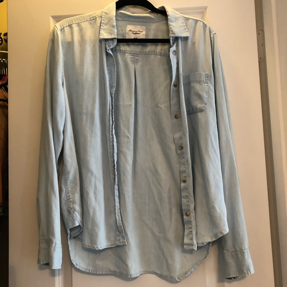 American Eagle Classic Button Down shirt